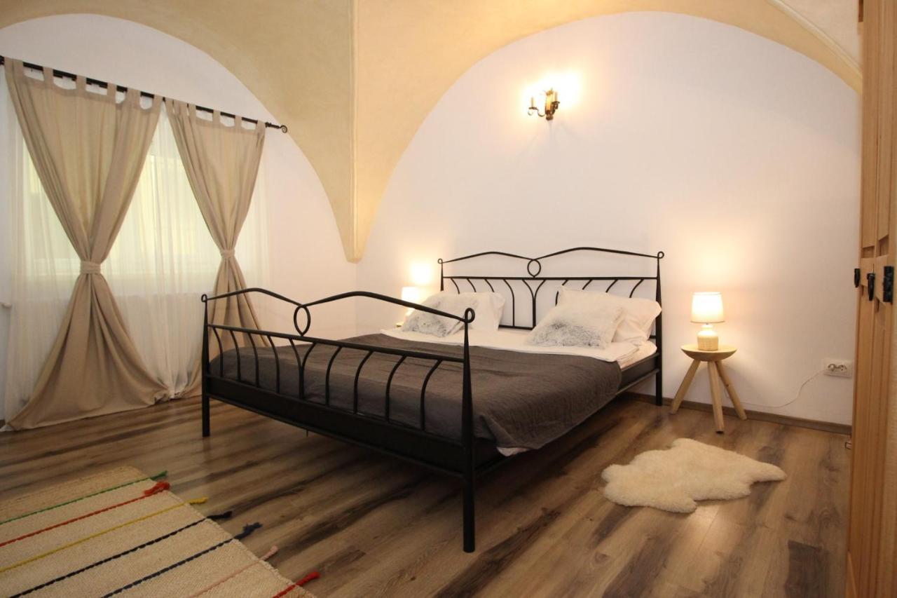 Gothic Apartment Brasov Exterior photo